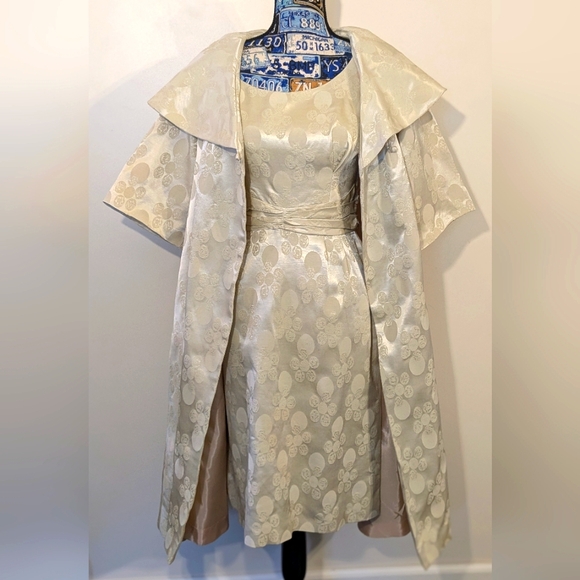 Rare Ferman O'Grady Vintage Ivory Geo Brocade Mulberry Opera Coat Dress Ensemble